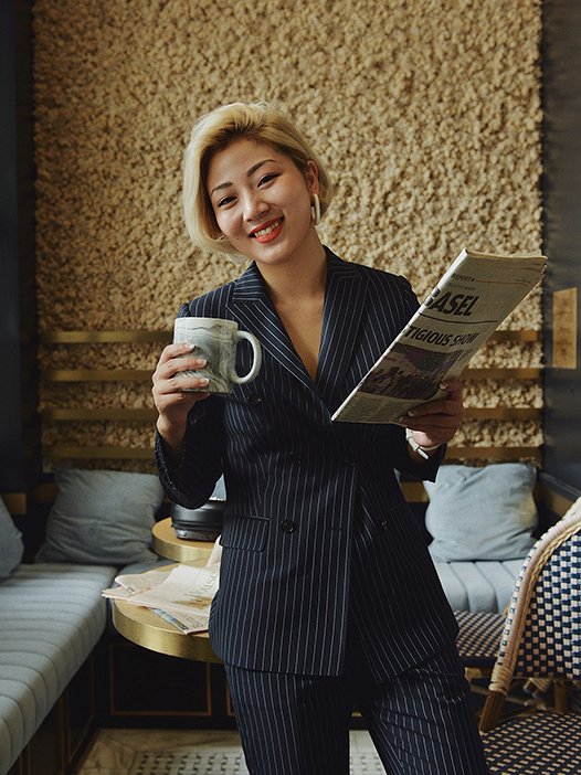 �@�Ӻ�ɫë�ش��´��䣬������